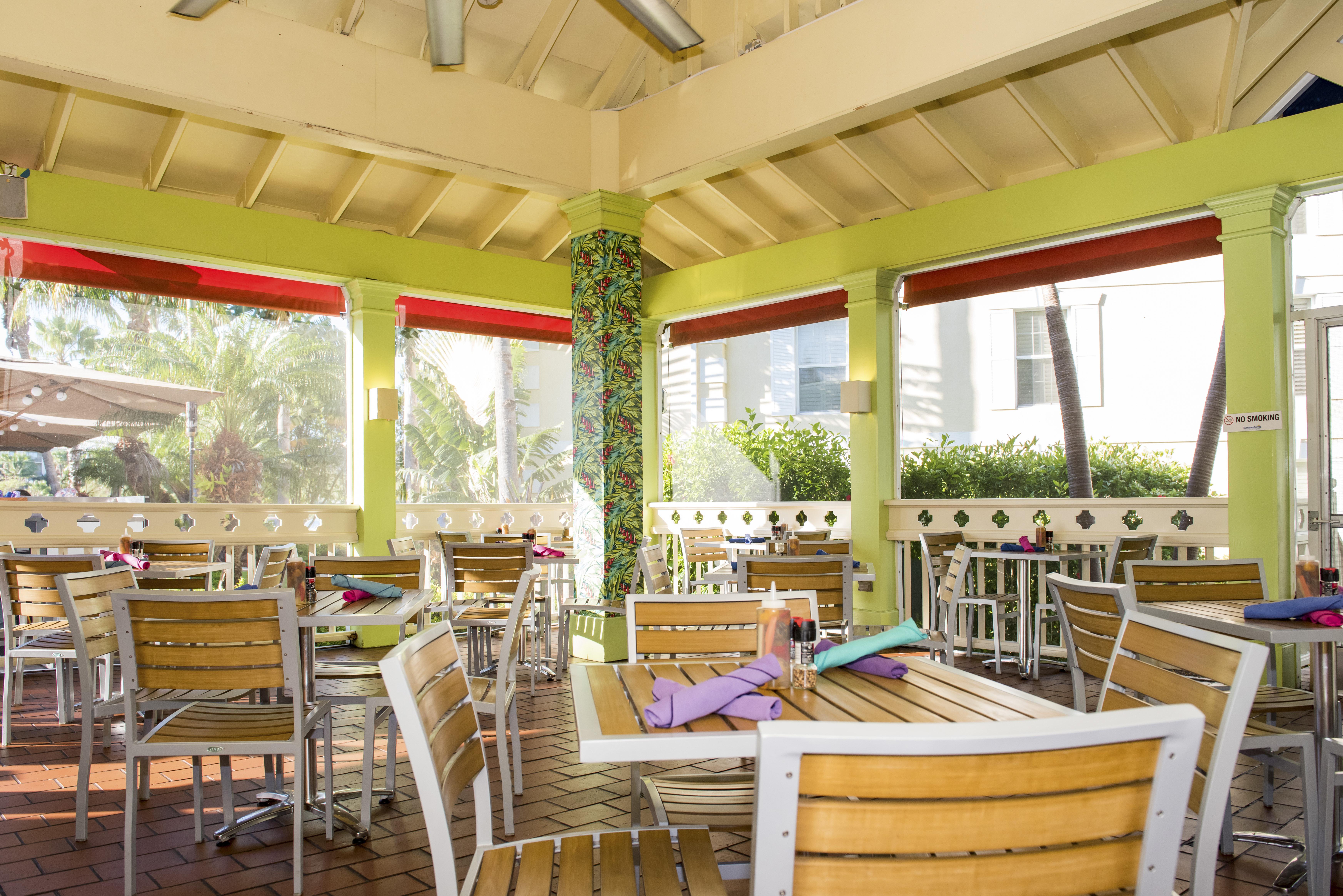 Sunshine Suites Resort West Bay Dış mekan fotoğraf