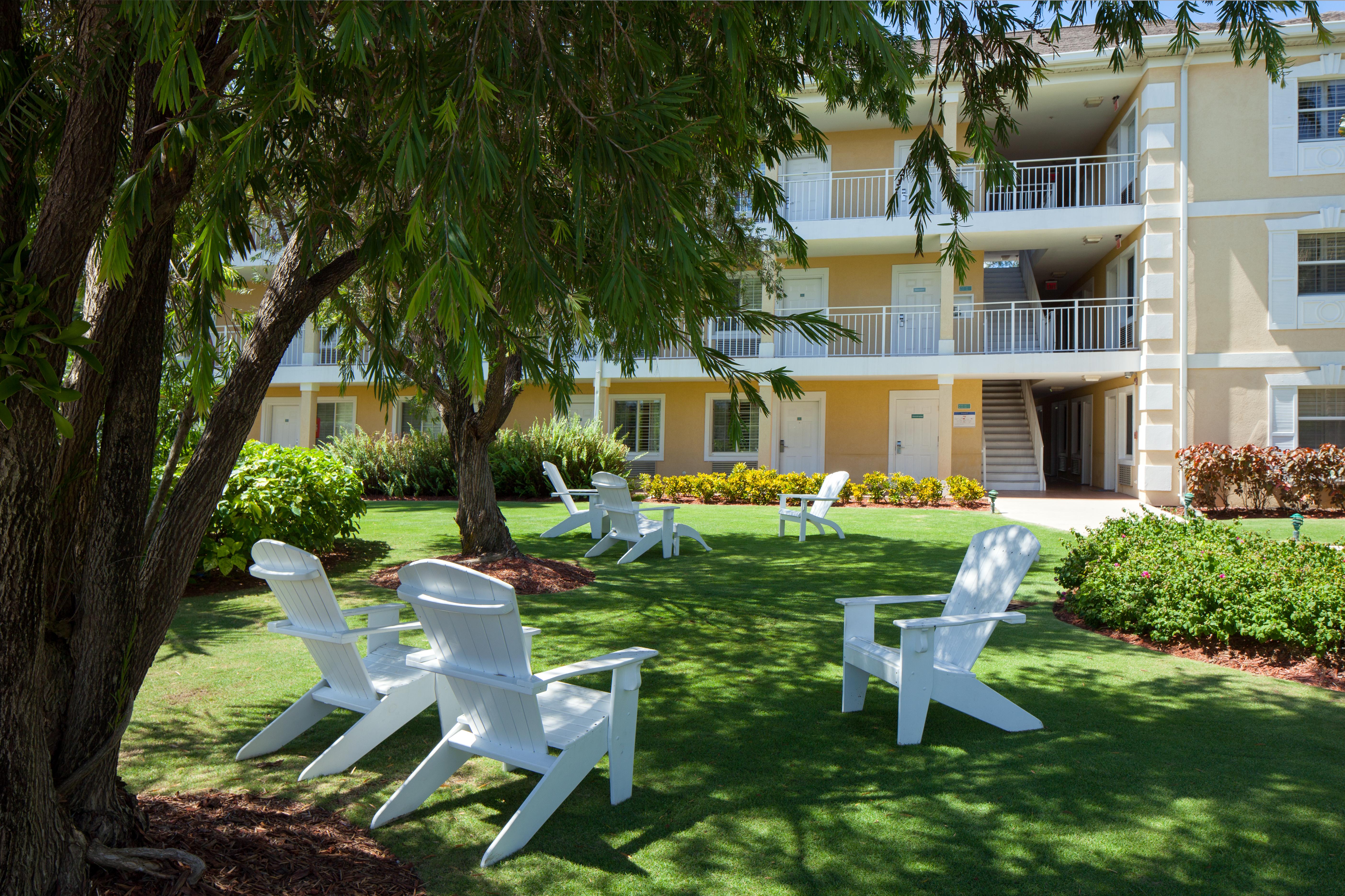Sunshine Suites Resort West Bay Dış mekan fotoğraf