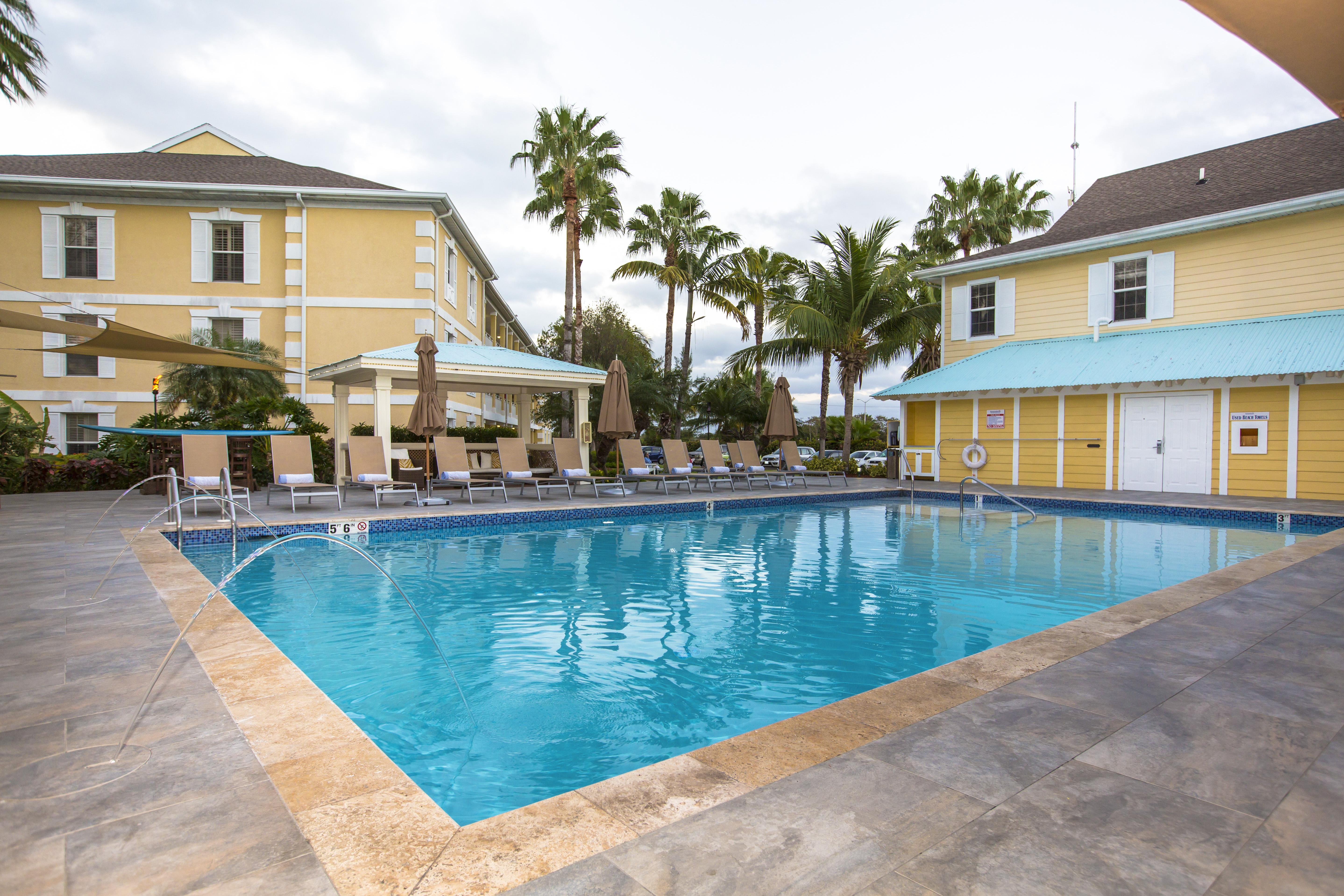 Sunshine Suites Resort West Bay Dış mekan fotoğraf