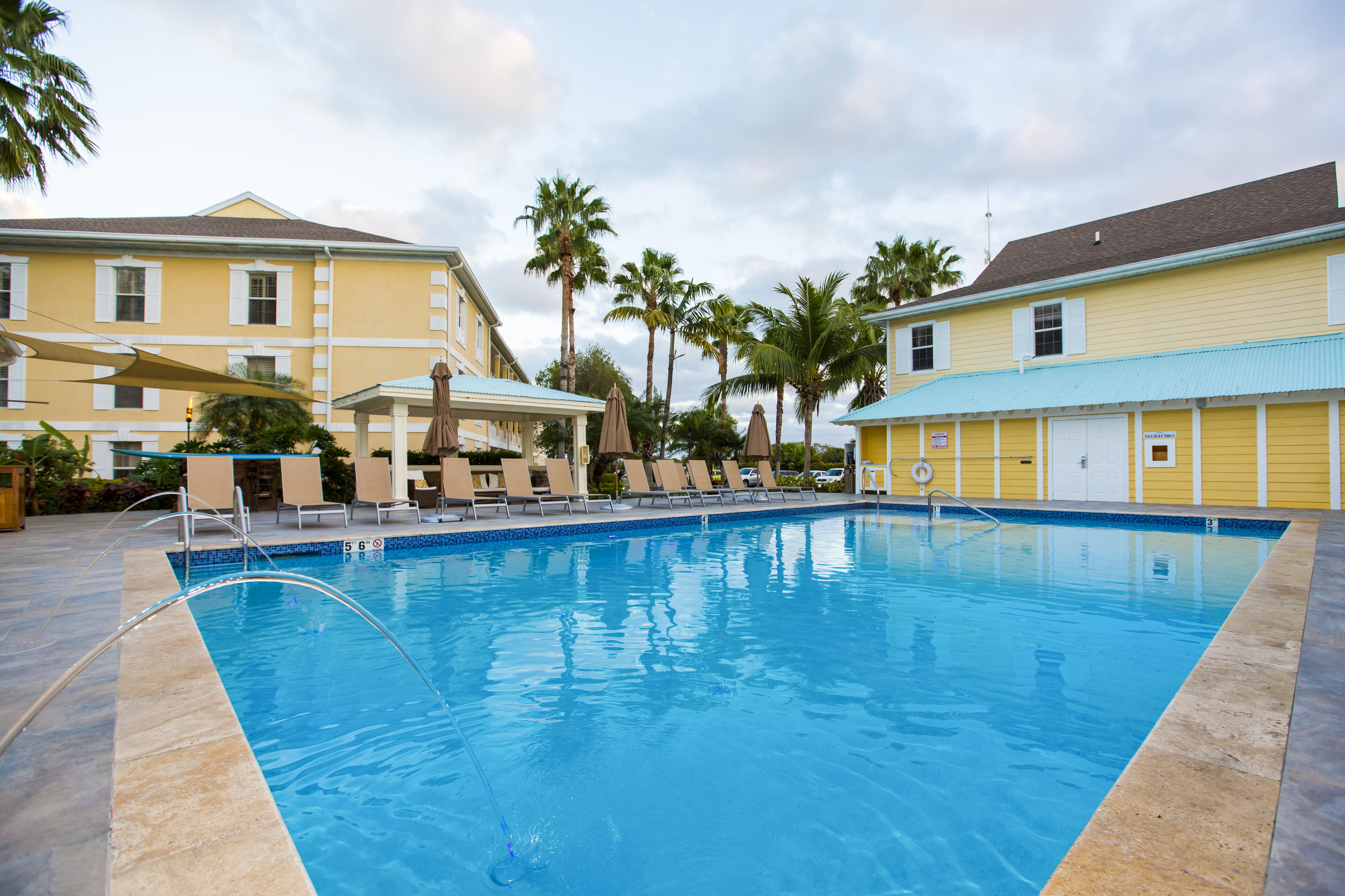 Sunshine Suites Resort West Bay Dış mekan fotoğraf