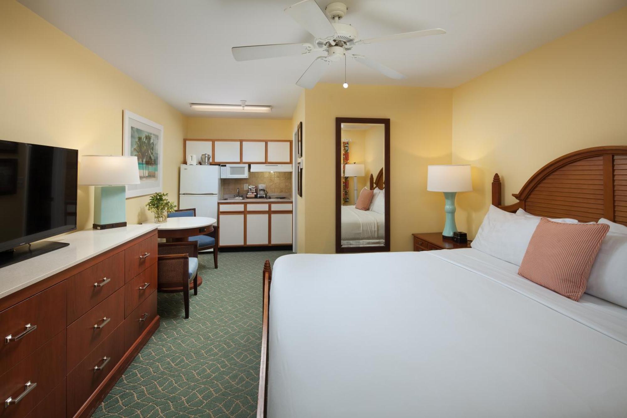 Sunshine Suites Resort West Bay Dış mekan fotoğraf