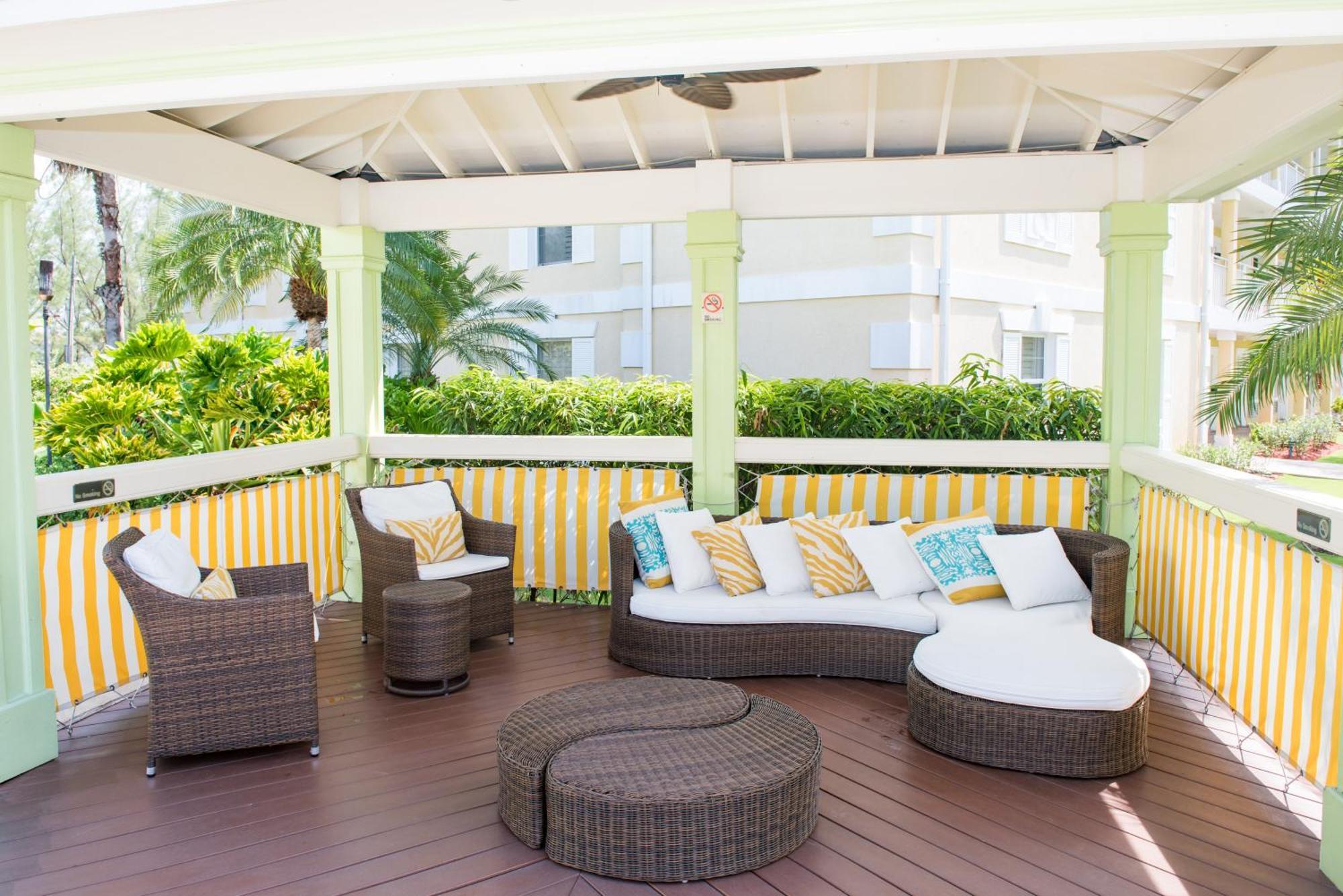Sunshine Suites Resort West Bay Dış mekan fotoğraf