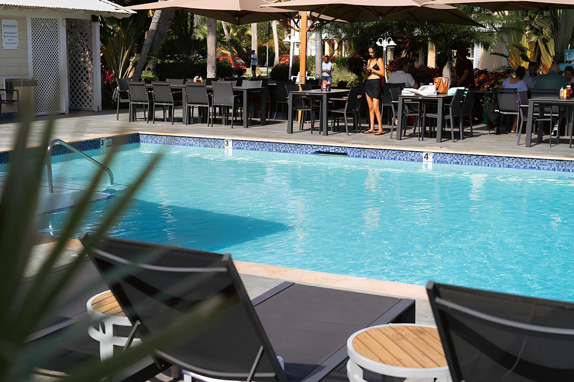 Sunshine Suites Resort West Bay Dış mekan fotoğraf